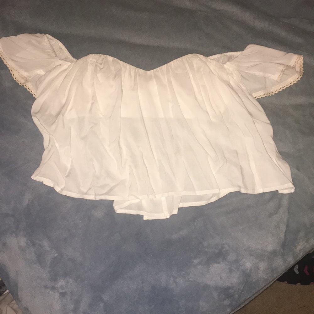 Off the shoulder, strapless crop top